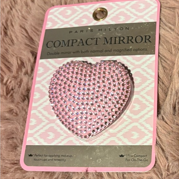 Paris Hilton Pink Compact Mirror - Picture 1 of 2